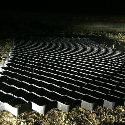 Γεωκύτταρο πλαστικού HDPE για την προστασία από κλίση σε ξενοδοχείο μαύρου χρώματος