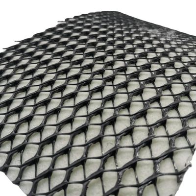 Μαύρο και λευκό 3D Γεωσυσκευαστικό Δίκτυο Αποστράγγισης Βάση Δρόμου Γεωσυσκευαστικό Δίκτυο CE/ISO9001/ISO14001 Εγκρίθηκε