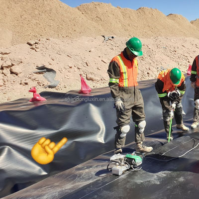 Μηχανή συγκόλλησης γεωμεμβράνης HDPE 1 mm 1,5 mm 2 mm σχεδιασμένη για τις ανάγκες της υδατοκαλλιέργειας