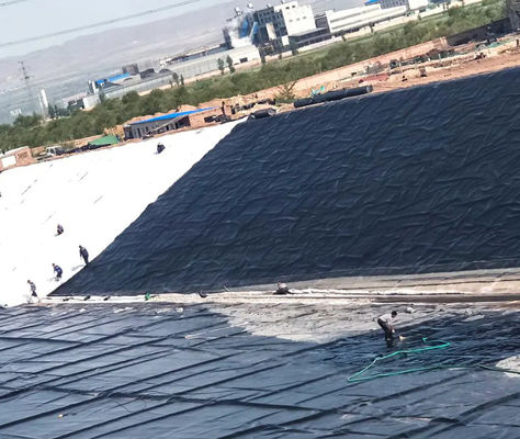 HDPE Γεωμεμβράνη Ρολ Πυροσβεστικής Σκηνής 0,5 mm Μονάδα Γεωμεμβράνης για τα χώματα υγειονομικής ταφής μήκος 50-100m