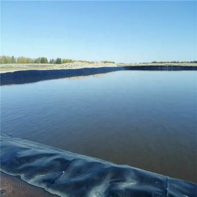 1mm HDPE Geomembrane Liner λίμνης για το έργο λίμνης φράγματος στη Σιγκαπούρη Αδιάβροχο Μαύρο Μπλε