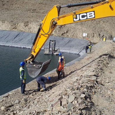 Συνολικά έργα λύσης 0,5 mm HDPE ομαλή υφή μαύρη γεωμεμβράνη ιχθυοκαλλιέργεια λίμνη