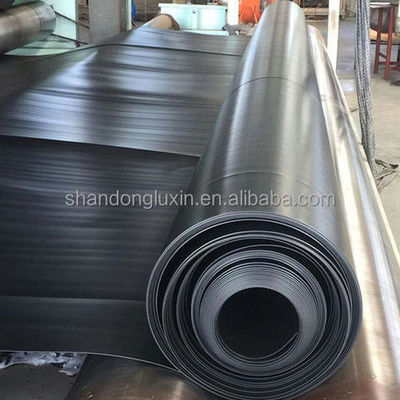 Βιομηχανικό σχεδιασμό στυλ HDPE Γεωμεμβράνη 1m-8m πλάτος για υλικό περιτύλιξης λιμάνων χωματερή