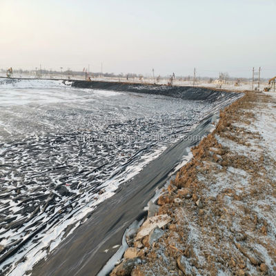 Βιομηχανικό σχεδιασμό στυλ HDPE Γεωμεμβράνη 1m-8m πλάτος για υλικό περιτύλιξης λιμάνων χωματερή