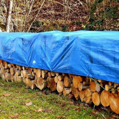 50-300gm PE Πίνακα πλαστικής υδατοασφαλής Ασφαλής από σκόνη Ασφαλής από λάδι για καλύμματα φορτηγών / αυτοκινήτων / πλοίων