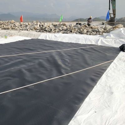 Μαύρη γυαλιστερή γεωμεμβράνη 1.5mm/2.0mm HDPE επένδυση για αδιαπέραστες πλαστικές επένδυση φράγματος