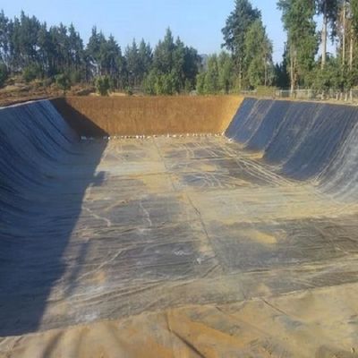 Στυλ βιομηχανικού σχεδιασμού ομαλή γεωμεμβράνη HDPE για εφαρμογές χωματερή