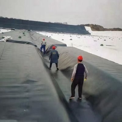 Βιομηχανικό σχεδιασμό στυλ HDPE γεωμεμβράνη σε μαύρο για αδιάβροχη τεχνητή δεξαμενή λίμνης