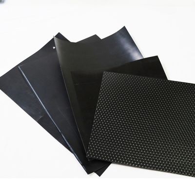 0.5mm 1.0mm 1.5mm 2.0mm Μαύρη γεωμεμβράνη για λίμνη ψαριών Διάμετρο 50-200m