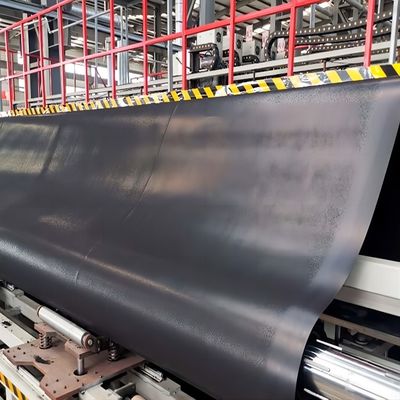 Γεωμεμβράνη μαύρης υφής πάχους 1 mm και 2 mm για την πρόληψη διαρροών στην υδατοκαλλιέργεια