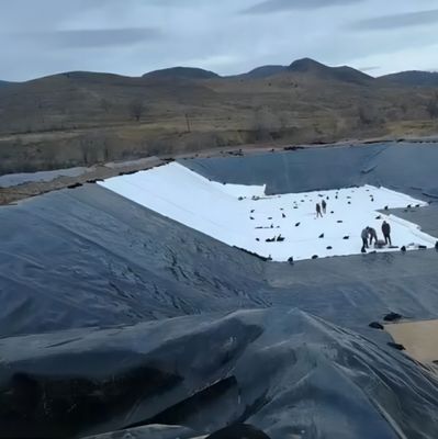 1mm HDPE Geomembrane Roll για την αλιευτική εκτροφή 1m-8m Width Cross Categories Consolidation