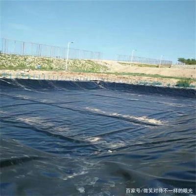 Γεωμεμβράνη HDPE ομαλής επιφάνειας για χώρους υγειονομικής ταφής μήκος 50-100m/τυλίγμα κατά αίτηση