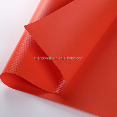 650 gsm PVC επικαλυμμένη σανίδα για φορτηγό σκηνή Υφαντικό αριθμός 500D-1500D πλαστικό καμβά ρολό