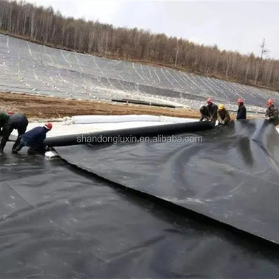 50-100m μήκος 1.2mm HDPE γεωμεμβράνη για λίμνες ψαριών και χώρους υγειονομικής ταφής 3D μοντέλο σχεδιασμού