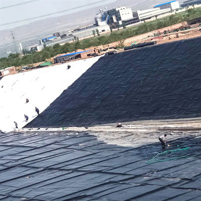 Διπλή ομαλή επιφάνεια 1 mm HDPE γεωμεμβράνη για κυκλικές δεξαμενές και φράγματα στη μεταλλευτική βιομηχανία