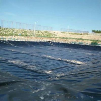2 mm HDPE Fish Pond Liner για χώρους υγειονομικής ταφής Διάστημα 50-200m Δύση 1-6m Ευθεία επιφάνεια