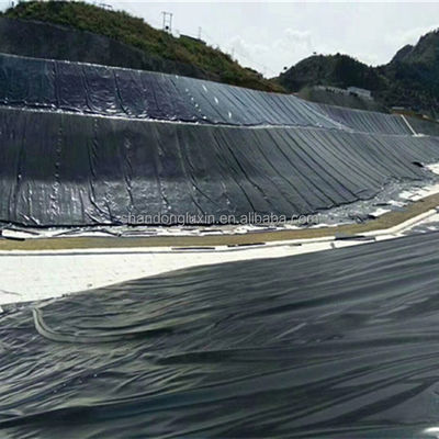 Σύγχρονη ομαλή γεωμεμβράνη HDPE για λιμάνια ψαριών 1 mm έως 2 mm μήκος 50-200m