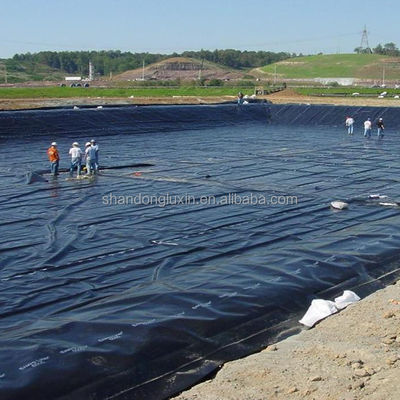 Μαύρη διπλή ομαλή επιφάνεια 0,5 mm HDPE γεωμεμβράνη για λεωφόρο λίμνη και φράγμα λίμνες ψαριών